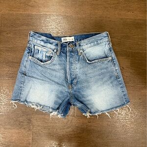 Zara Women's Blue Distressed Jean Shorts
